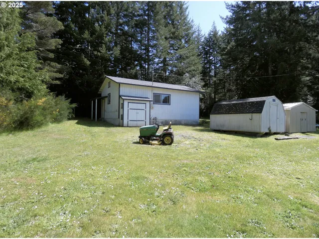 $1,100,000 | 47615 Oregon Coast Highway, Bandon, OR 97411