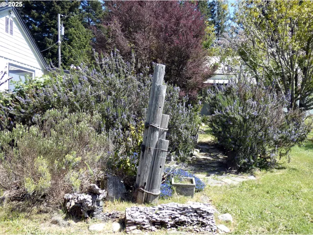 $1,100,000 | 47615 Oregon Coast Highway, Bandon, OR 97411