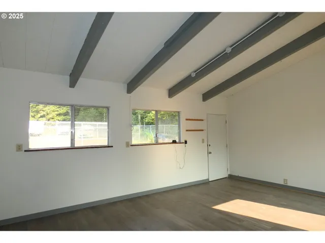 $1,100,000 | 47615 Oregon Coast Highway, Bandon, OR 97411