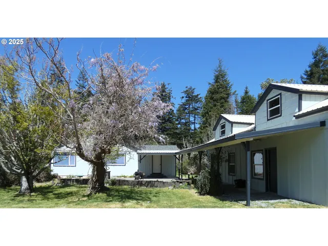 $1,100,000 | 47615 Oregon Coast Highway, Bandon, OR 97411