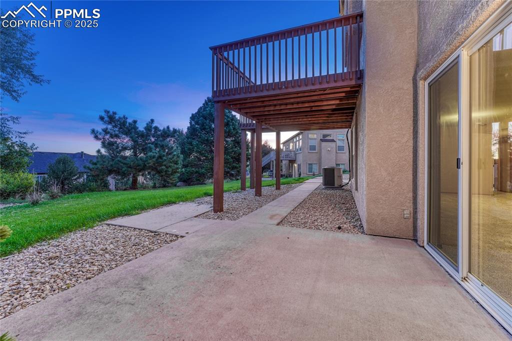5514 Saxon Lane Colorado Springs, CO 80918 - Photo 47 of 50 a view of a backyard with garden
