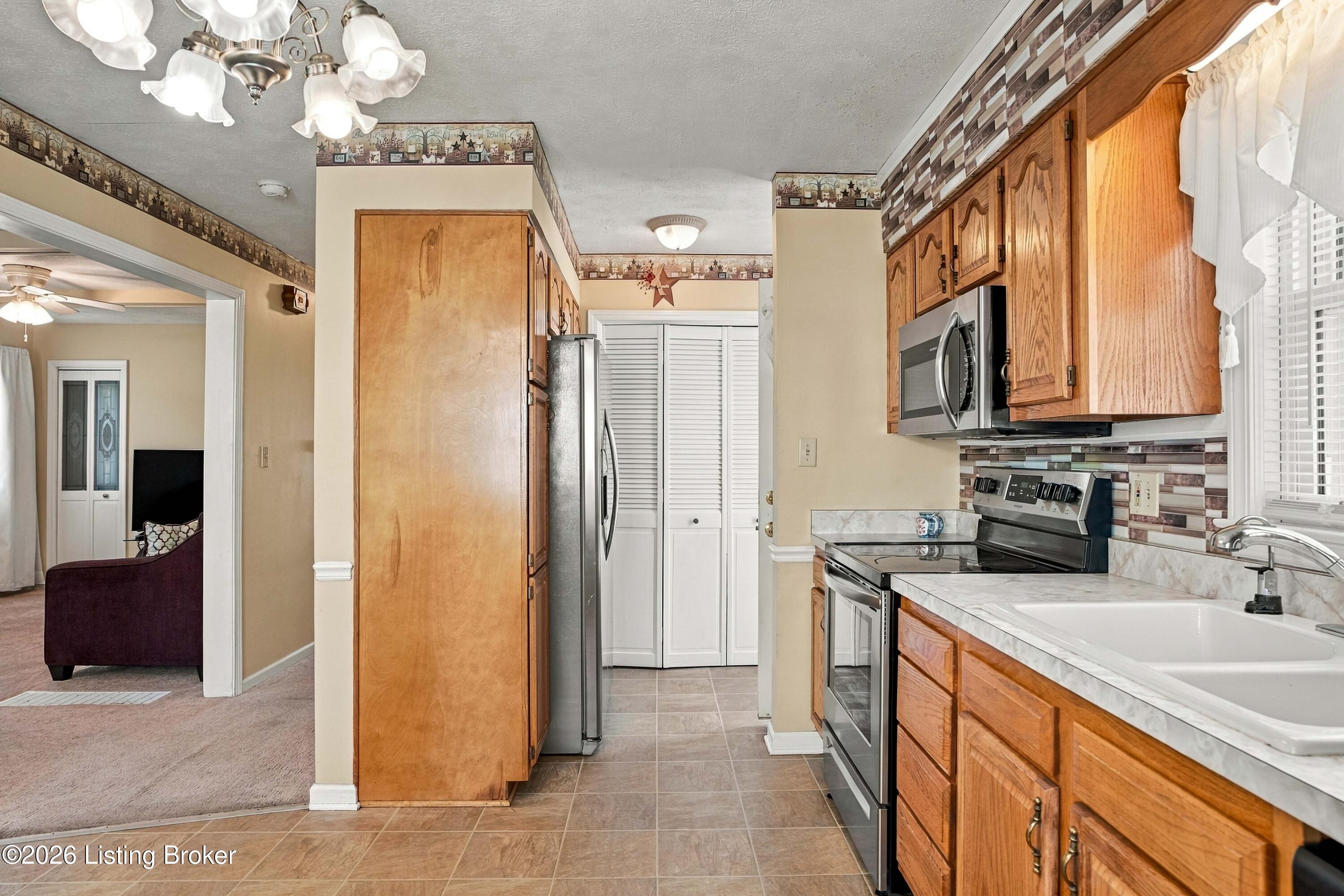 8316 Virginia Road Louisville, KY 40258 - Photo 10 of 34 13