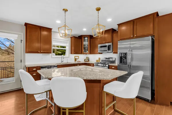 $400,000 | 3976 Cedar Grove Lane, Eagan, MN 55122