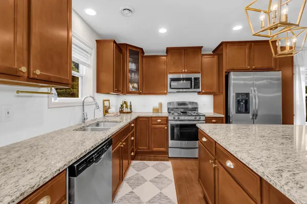 $400,000 | 3976 Cedar Grove Lane, Eagan, MN 55122