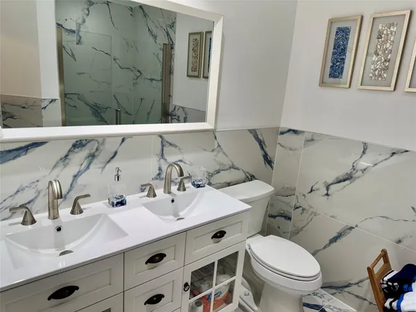 $5,000 | 1010 Northeast 8th Avenue, Unit 31F, Delray Beach, FL 33483