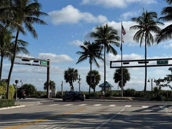 $5,000 | 1010 Northeast 8th Avenue, Unit 31F, Delray Beach, FL 33483