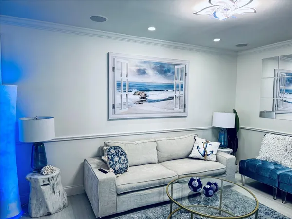 $5,000 | 1010 Northeast 8th Avenue, Unit 31F, Delray Beach, FL 33483