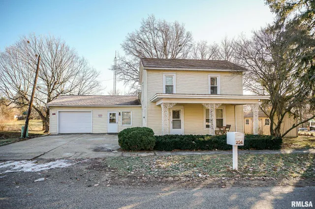 $128,000 | 224 South Henderson Street, Toulon, IL 61483