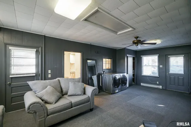 $128,000 | 224 South Henderson Street, Toulon, IL 61483