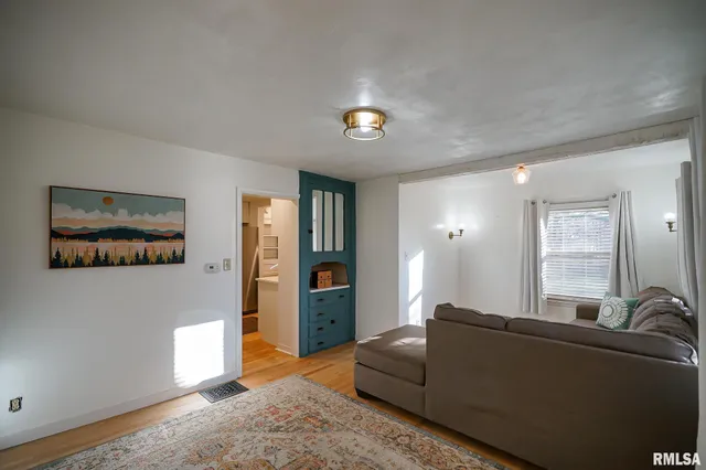 $128,000 | 224 South Henderson Street, Toulon, IL 61483