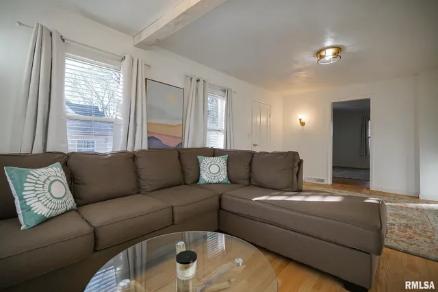 $128,000 | 224 South Henderson Street, Toulon, IL 61483