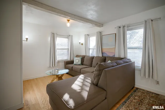 $128,000 | 224 South Henderson Street, Toulon, IL 61483