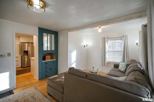 $128,000 | 224 South Henderson Street, Toulon, IL 61483