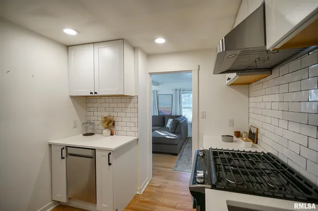 $128,000 | 224 South Henderson Street, Toulon, IL 61483