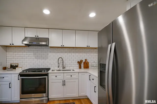 $128,000 | 224 South Henderson Street, Toulon, IL 61483