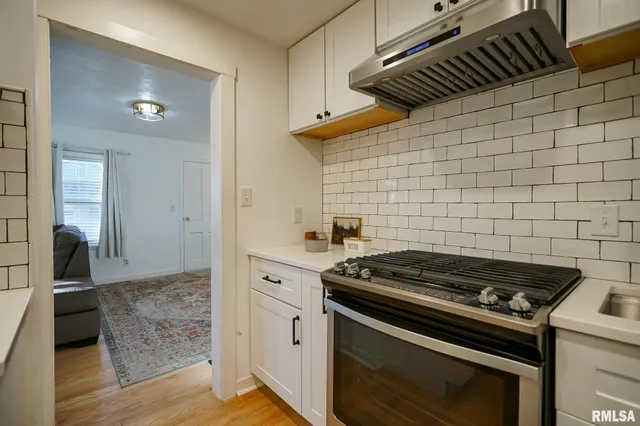 $128,000 | 224 South Henderson Street, Toulon, IL 61483