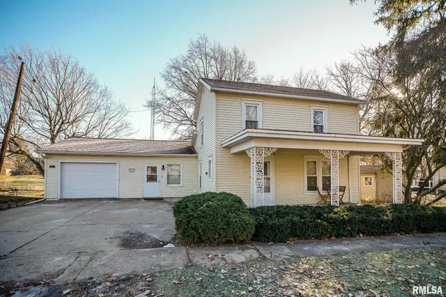 $128,000 | 224 South Henderson Street, Toulon, IL 61483