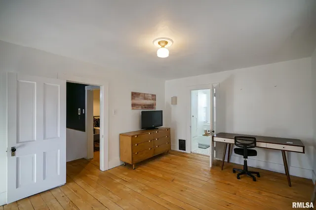 $128,000 | 224 South Henderson Street, Toulon, IL 61483