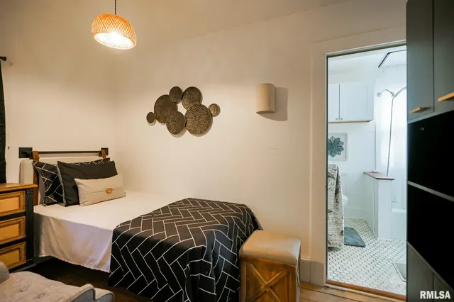 $128,000 | 224 South Henderson Street, Toulon, IL 61483