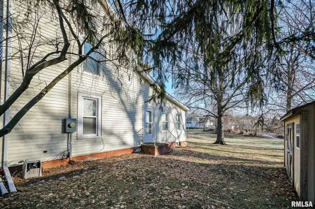 $128,000 | 224 South Henderson Street, Toulon, IL 61483