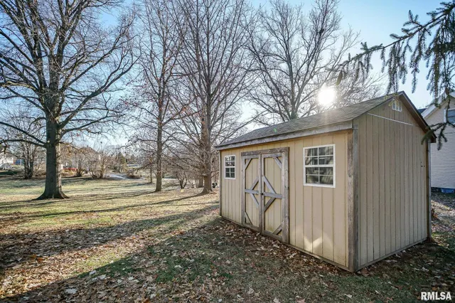 $128,000 | 224 South Henderson Street, Toulon, IL 61483