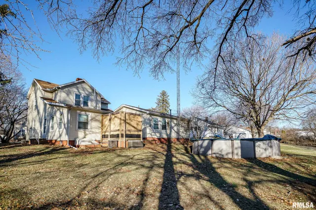 $128,000 | 224 South Henderson Street, Toulon, IL 61483