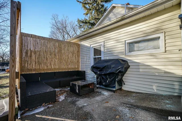 $128,000 | 224 South Henderson Street, Toulon, IL 61483