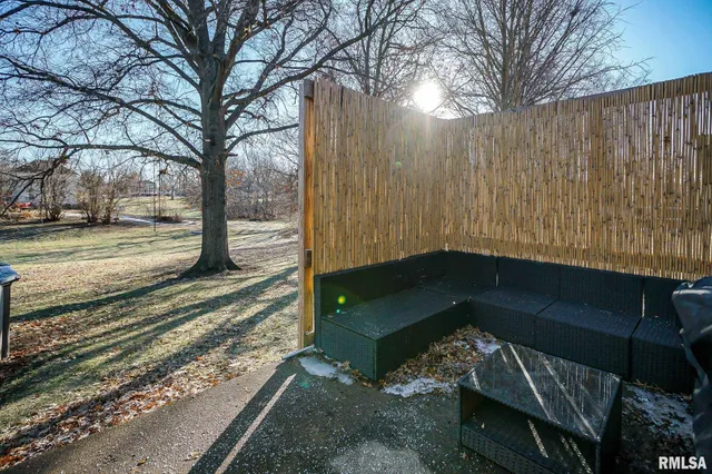 $128,000 | 224 South Henderson Street, Toulon, IL 61483