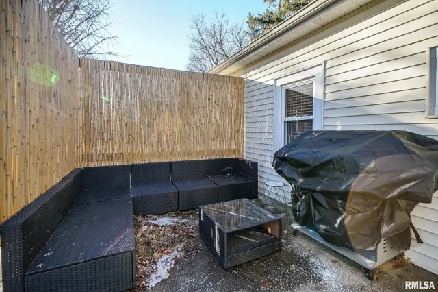 $128,000 | 224 South Henderson Street, Toulon, IL 61483