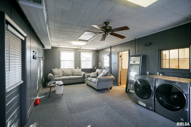 $128,000 | 224 South Henderson Street, Toulon, IL 61483