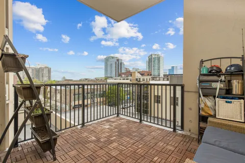 $450,000 | 1464 South Michigan Avenue, Unit 404, Chicago, IL 60605