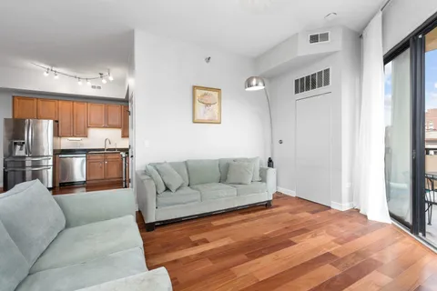 $450,000 | 1464 South Michigan Avenue, Unit 404, Chicago, IL 60605