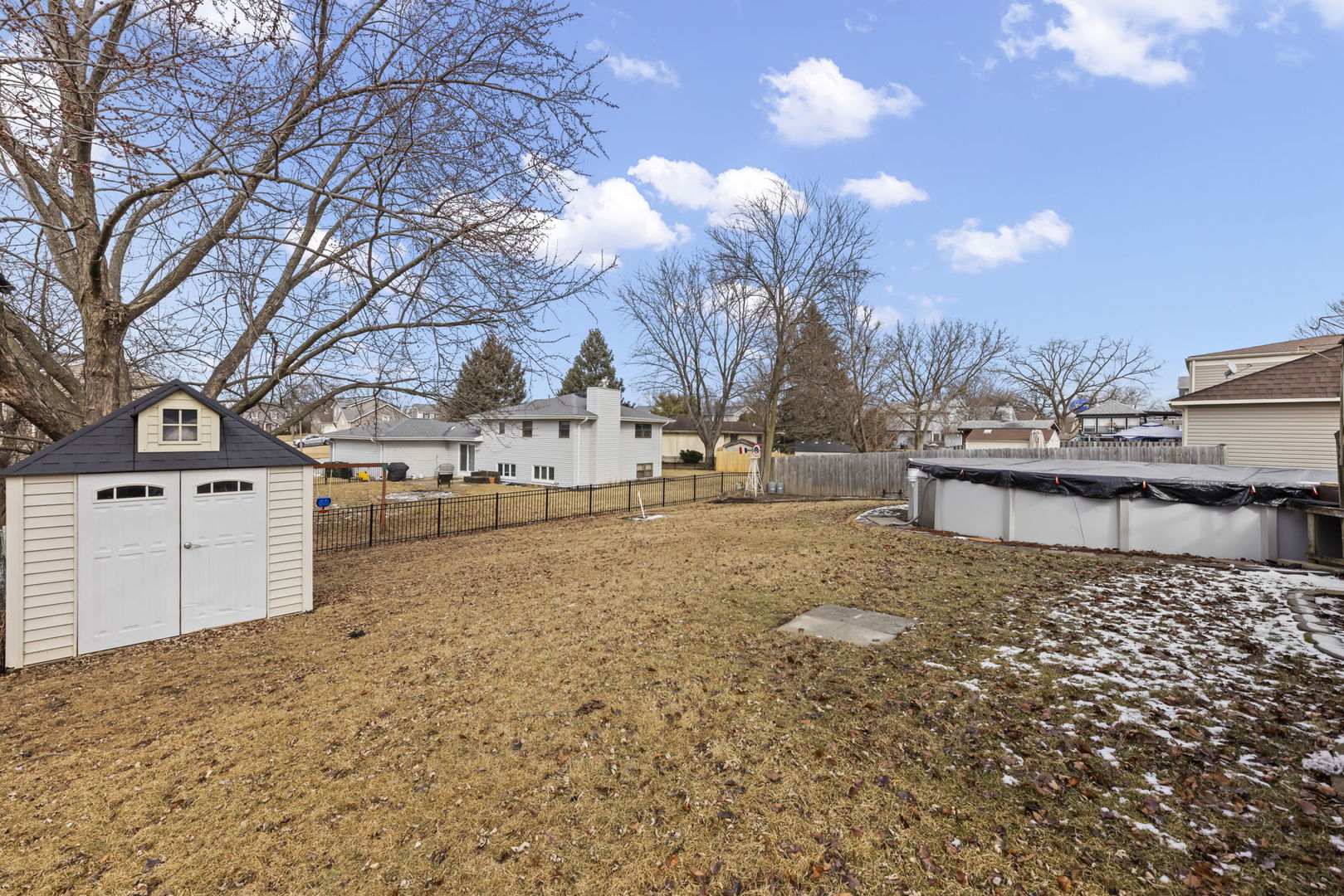 580 Whitehall Way Bolingbrook, IL 60440 - Photo 20 of 25 a view of a backyard of the house