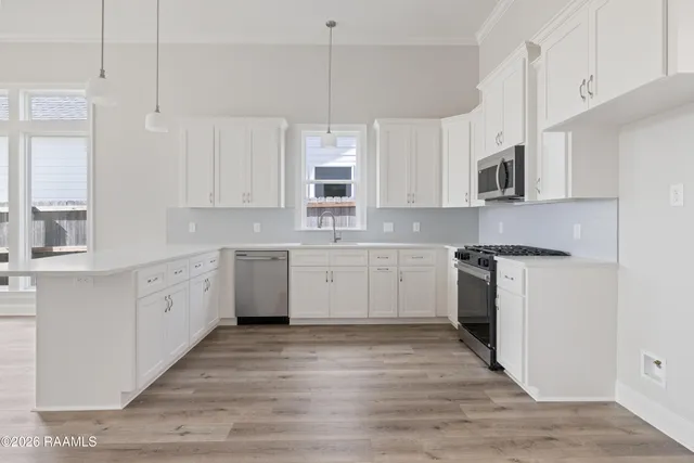 $300,000 | 242 Jagged Grove Lane, Youngsville, LA 70592