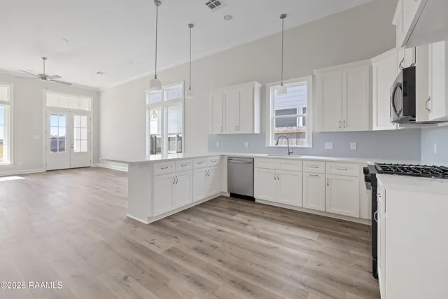 $300,000 | 242 Jagged Grove Lane, Youngsville, LA 70592