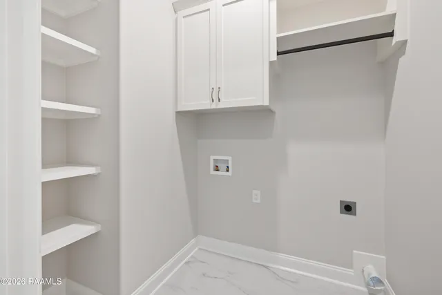 $300,000 | 242 Jagged Grove Lane, Youngsville, LA 70592