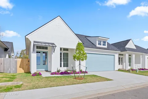 $300,000 | 242 Jagged Grove Lane, Youngsville, LA 70592