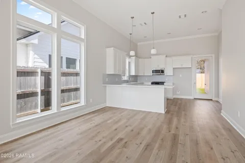 $300,000 | 242 Jagged Grove Lane, Youngsville, LA 70592