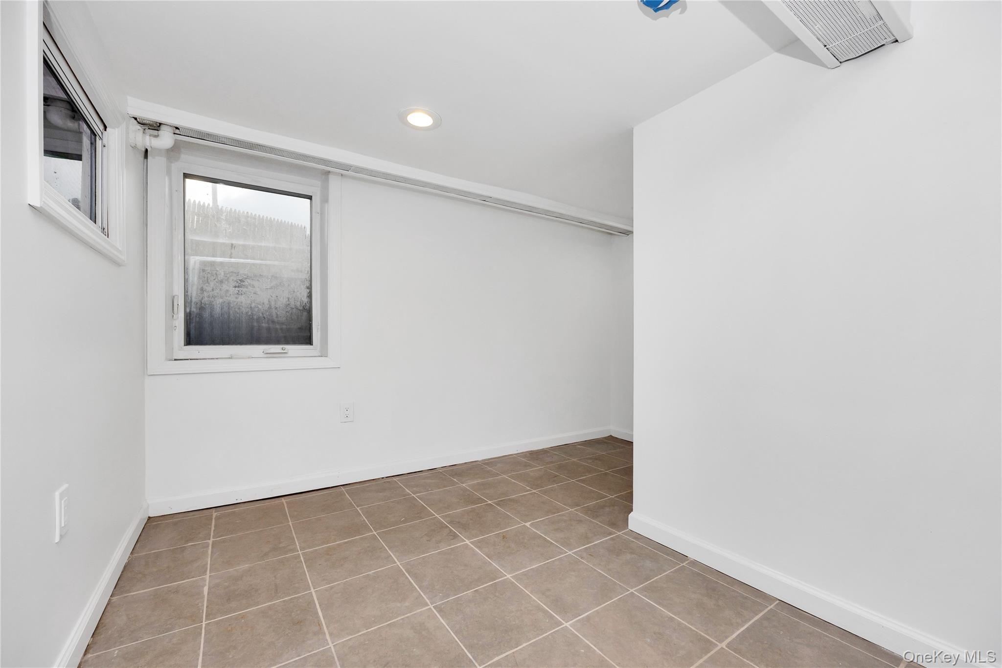 296 Harvard Street Hempstead, NY 11550 - Photo 24 of 33