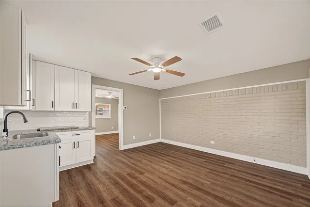 $2,400 | 2103 Woodway Drive, New Caney, TX 77357