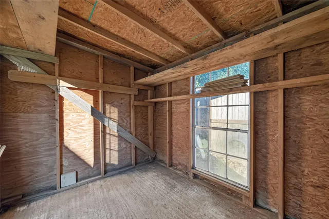 $2,400 | 2103 Woodway Drive, New Caney, TX 77357