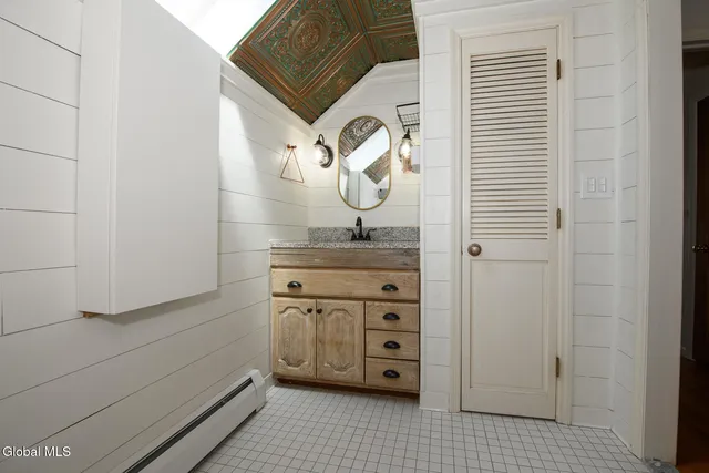 $640,000 | 1127 Leesome Lane, Altamont, NY 12009