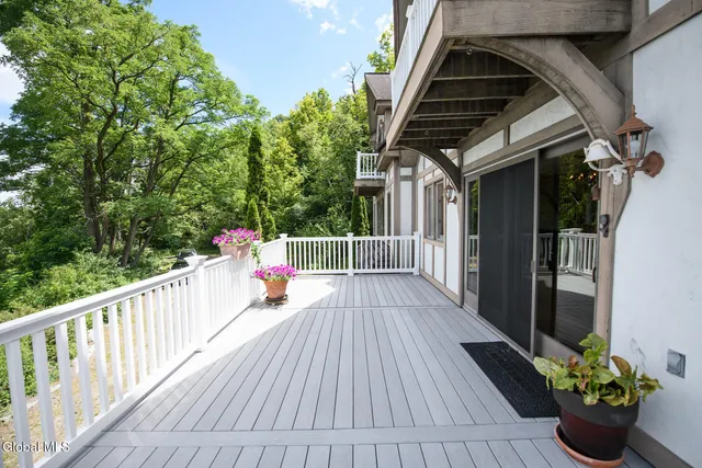 $640,000 | 1127 Leesome Lane, Altamont, NY 12009