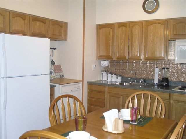 27 Hunting Road Colonie, NY 12205 - Photo 4 of 12 Photo 4