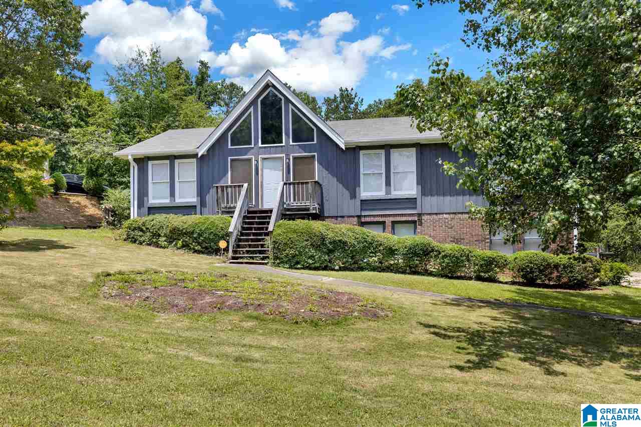 805 Round Hill Road Pelham, AL 35124 - Photo 2 of 29