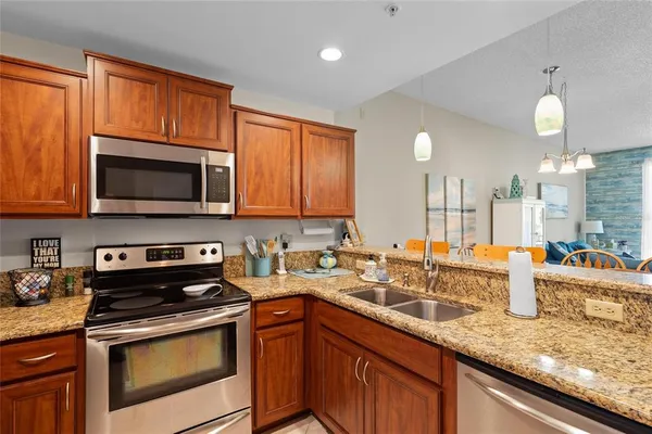 $535,000 | 320 Island Way, Unit 103, Clearwater, FL 33767