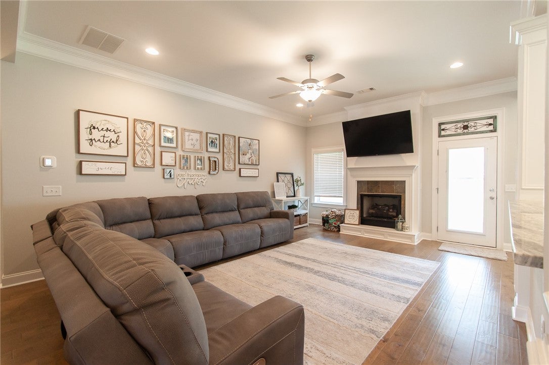 1871 Waterfall Road Auburn, AL 36830 - Photo 11 of 31 Living room