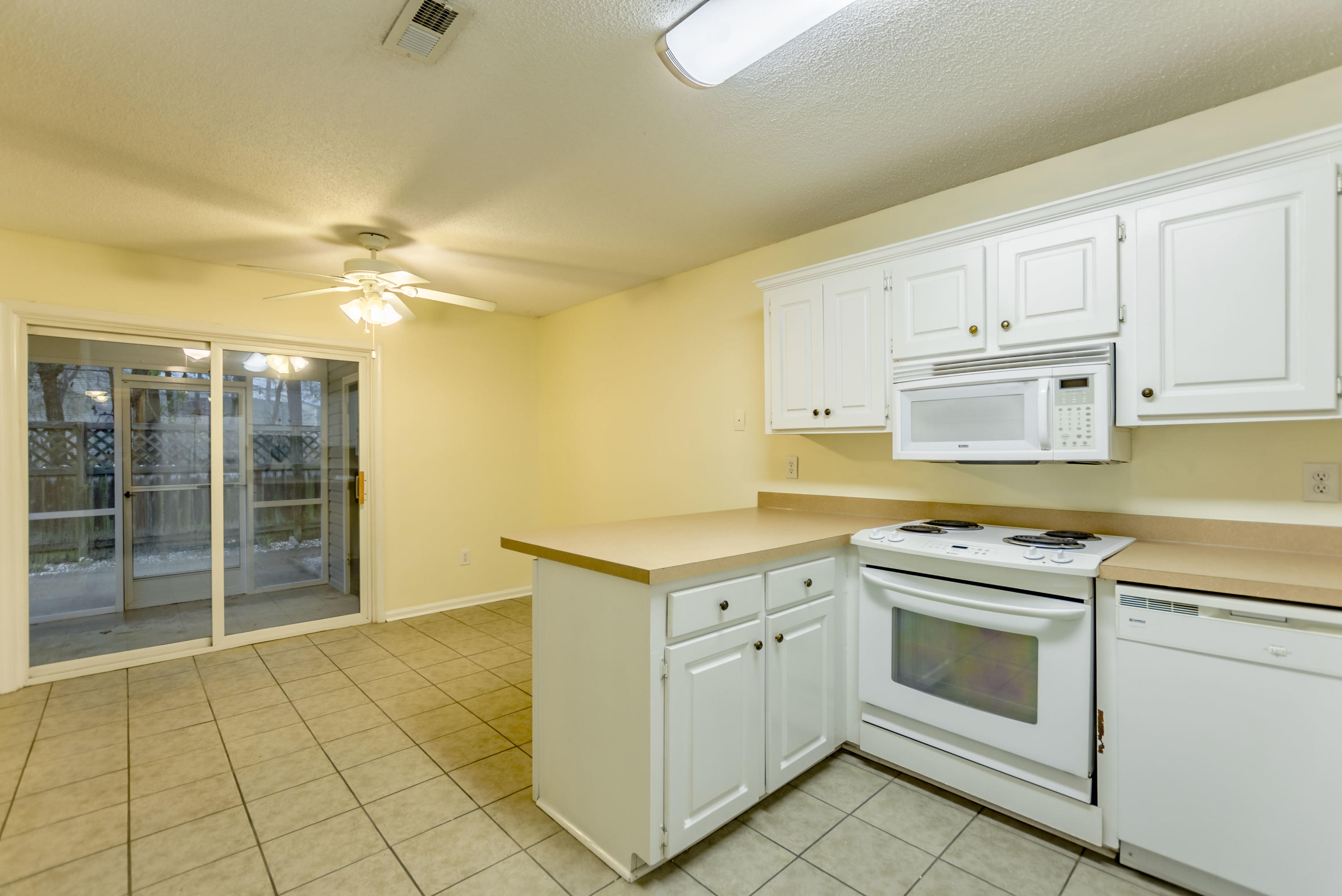 15 Rudwick Circle Goose Creek, SC 29445 - Photo 3 of 26 15 Rudwick Cir, Goose Creek Kitchen 1