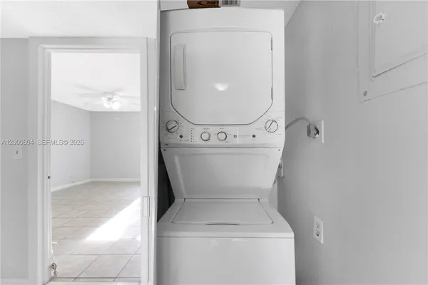 $1,900 | 1799 Fairview Villas Drive, Unit 1, Palm Springs, FL 33406