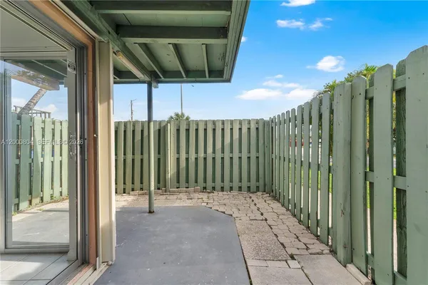 $1,900 | 1799 Fairview Villas Drive, Unit 1, Palm Springs, FL 33406